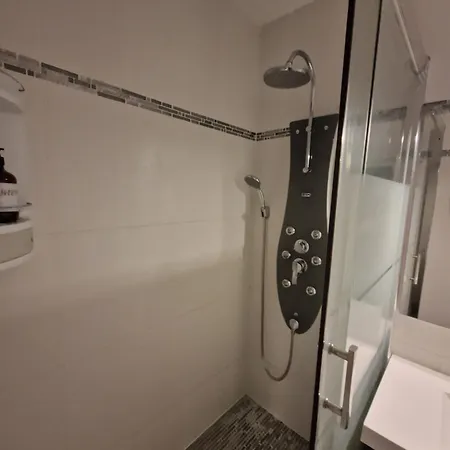 Aux Portes De Paris